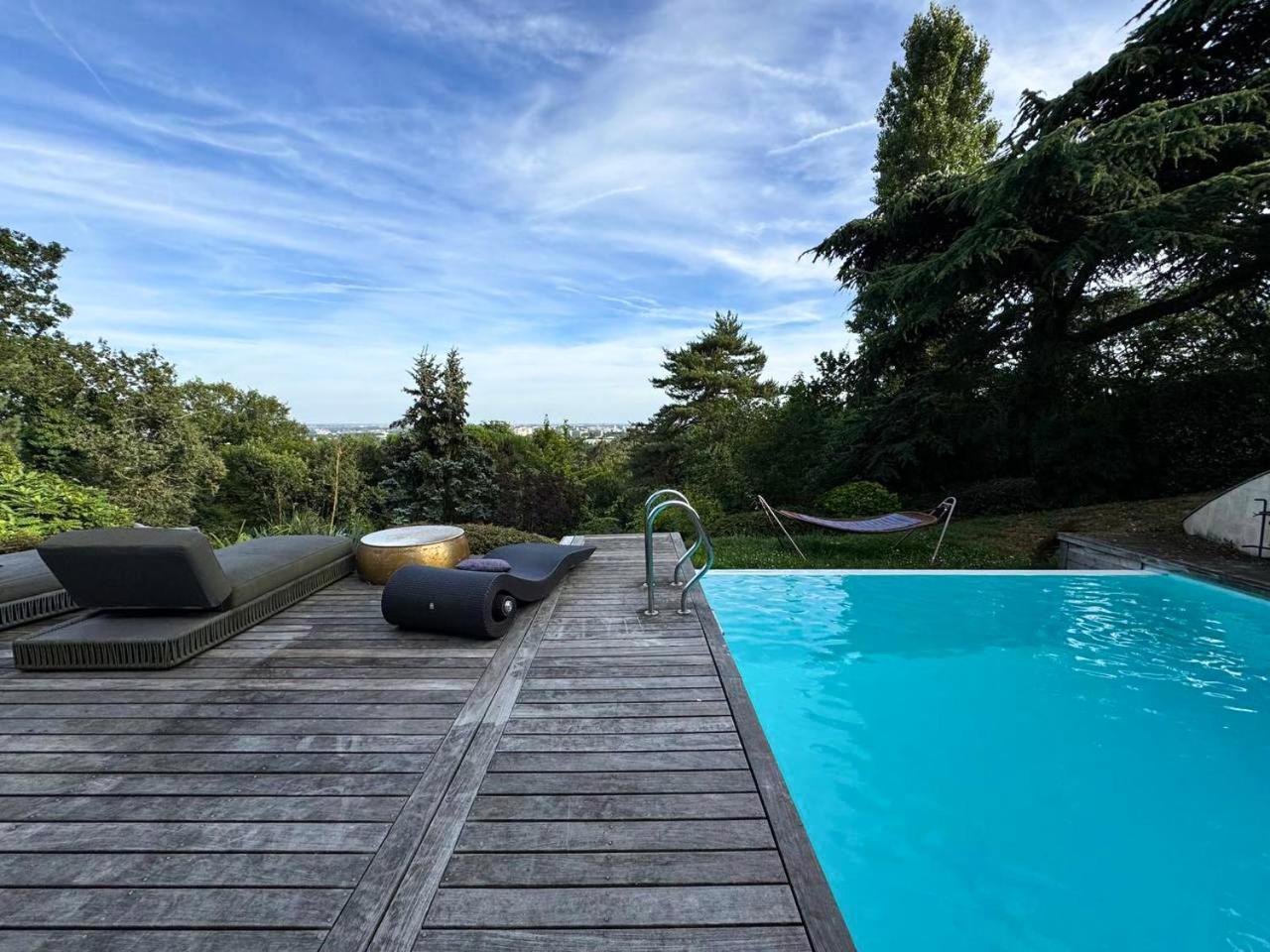 La Maison De Robinson Le Plessis-Robinson Exteriör bild